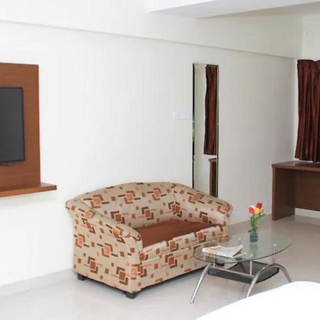 A And M Rooms And Residences 钦奈 外观 照片